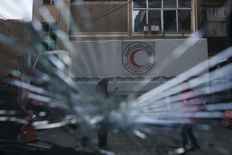 &copy; Reuters.  Adana&#39;da çevik kuvvet polislerini taşıyan servis aracına bombalı saldırı düzenlendi, yaralıların sağlık durumu ciddi değil-Adana Valisi/AA