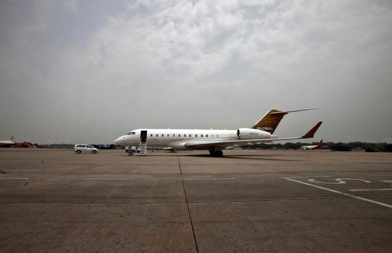 &copy; Reuters.  Business jet makers face battle on pricing as deliveries drop