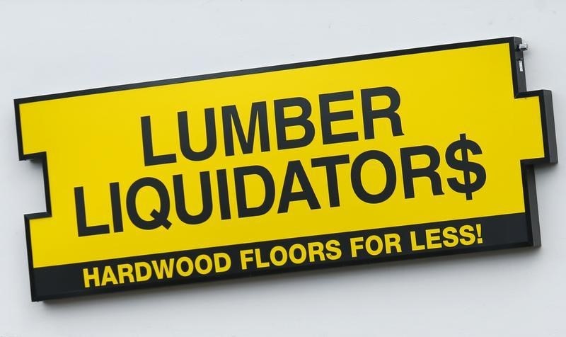 &copy; Reuters.  U.S. federal regulators ended a two-year probe of Lumber Liquidators on Friday