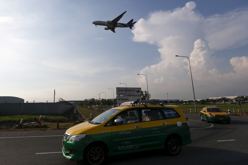 &copy; Reuters.  Thai tycoon resigns from Bangkok Dusit, Bangkok Airways after regulator's order