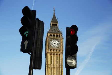 ממשלת בריטניה נוטשת את תוכנית קיצוץ המס לבעלי ההכנסות הגבוהות