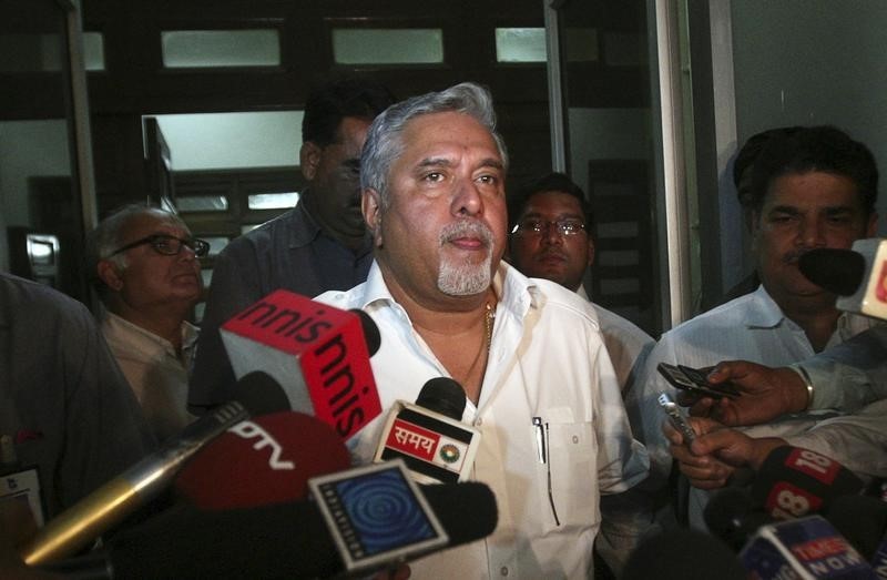 &copy; Reuters.  Liquor baron Mallya, under pressure from banks, leaves India