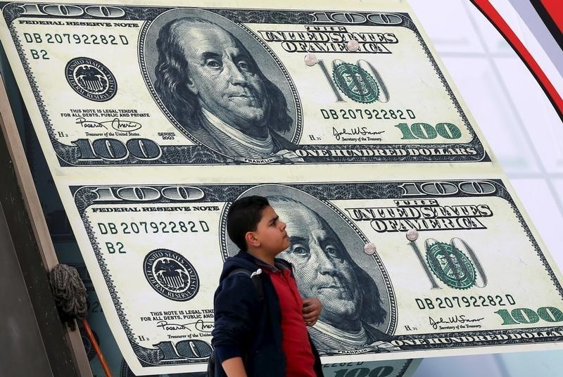 عاجل: هبوط جديد للجنيه المصري بعد  قرارات المركزي ضد الدولارات مجهولة المصدر