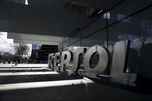 &copy; Reuters.  U.S. talks frequently with Repsol, Spain: U.S. envoy for Venezuela