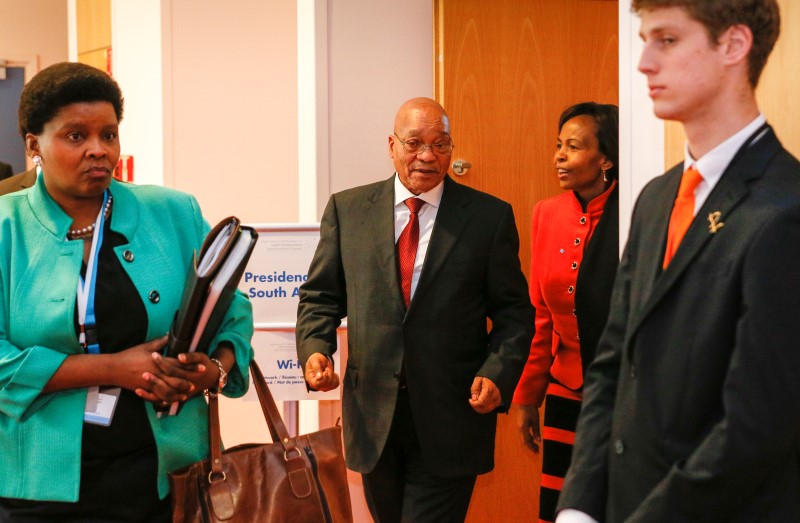 &copy; Reuters.  Partido ANC África-Sul dividido, Zuma debilitado com reorganização gabinete
