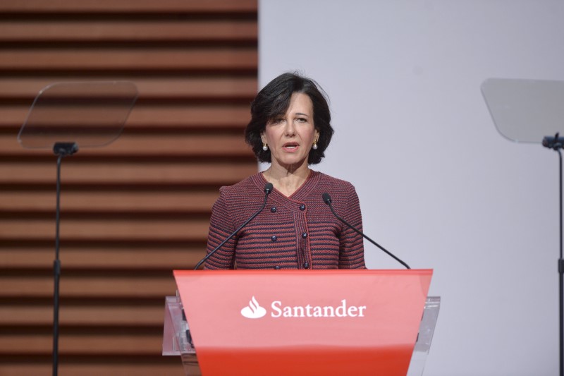 &copy; Reuters.  Botín propone elevar el dividendo de Banco Santander un 5 %, hasta 0,22 euros