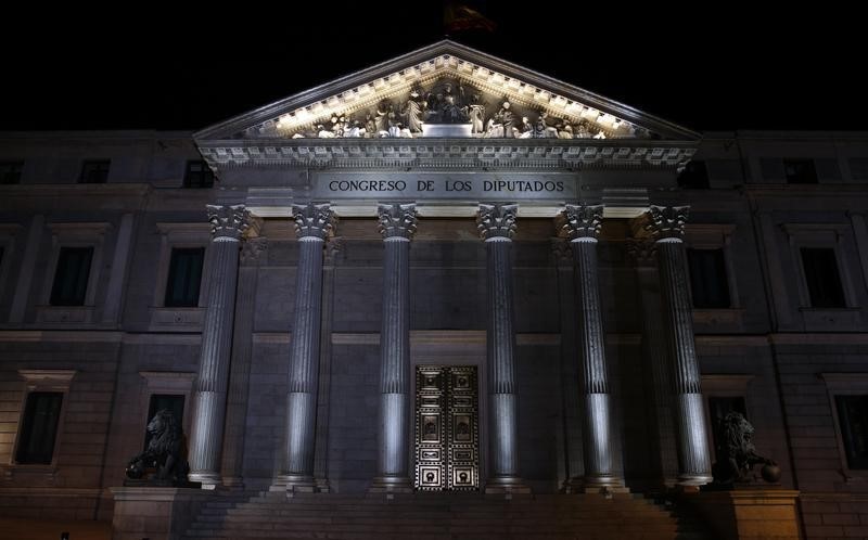 &copy; Reuters.  La Mayoría del Congreso pide bajar al 10 % el IVA cultural y los funerarios