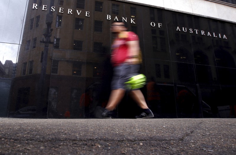 &copy; Reuters.  UPDATE 1-Australia's central bank sees more "positives" in domestic, world economy