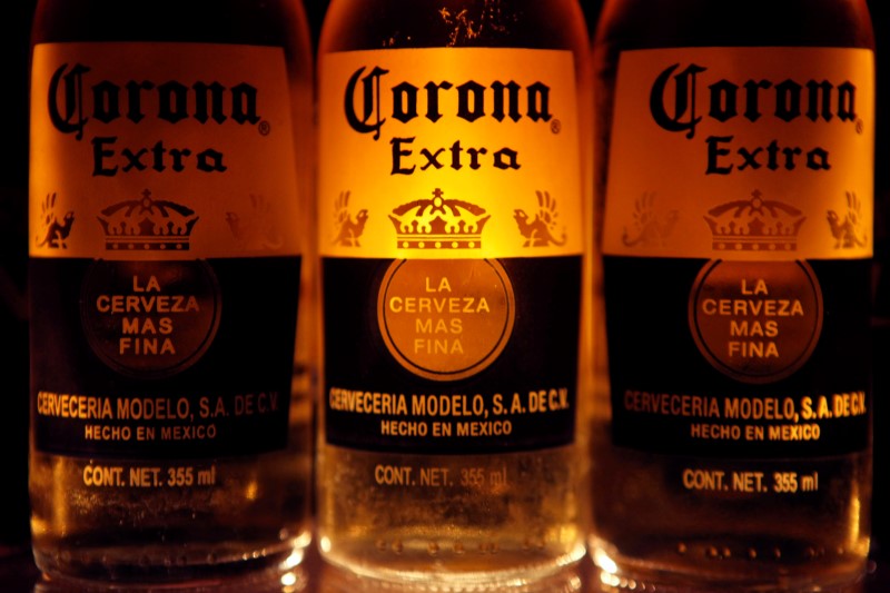 &copy; Reuters.  UPDATE 2-Corona owner pumps $4 bln more into weed producer Canopy