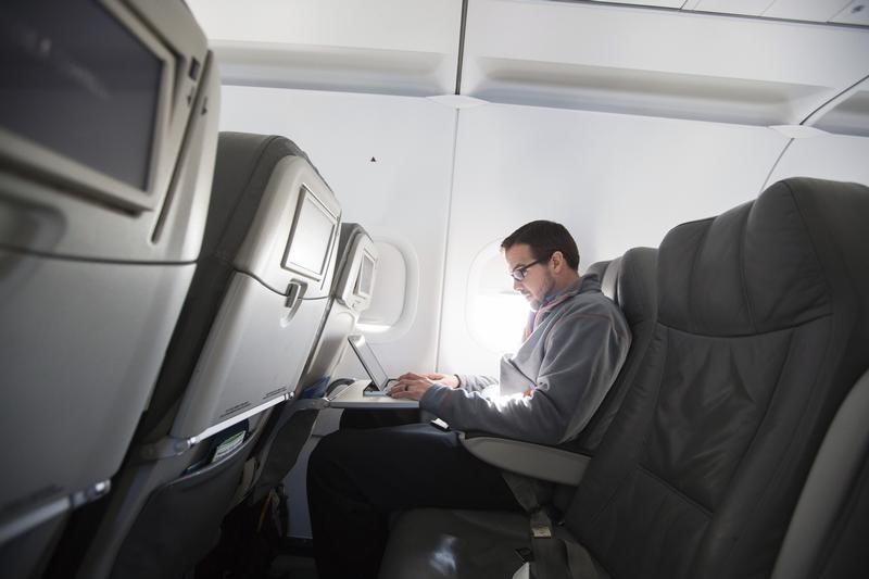 Οι αεροπορικές εταιρίες ίσως να χρησιμοποιούν ταξιδιωτικά πιστοποιητικά COVID από το καλοκαίρι