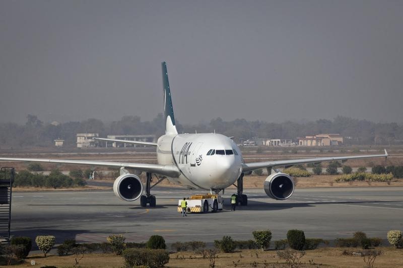 &copy; Reuters.  الخطوط الجوية الدولية الباكستانية تدرس طلب شراء طائرات بوينج وايرباص