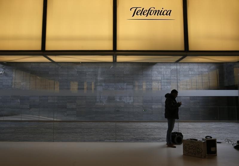 &copy; Reuters.  Telefónica analiza varias ofertas por una participación en su filial Telxius