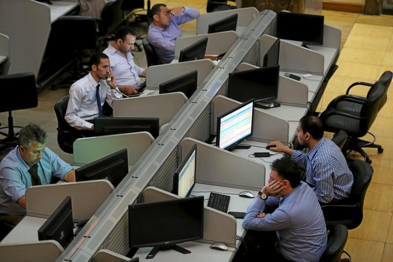 ضغوط البيع تضغط على مؤشر بورصة مصر.. وأوراسكوم الأكثر هبوطًا حتى الآن