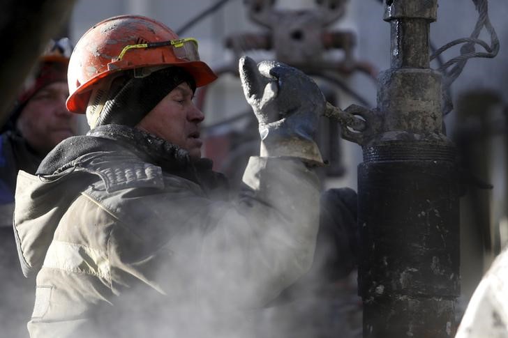 عاجل: حريق هائل في منشأة تخزين نفط روسية