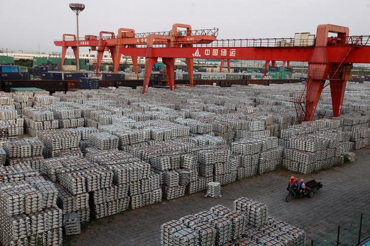 &copy; Reuters.  UPDATE 1-Japan's Q4 aluminium premium slides up to 21 pct from Q3 - sources