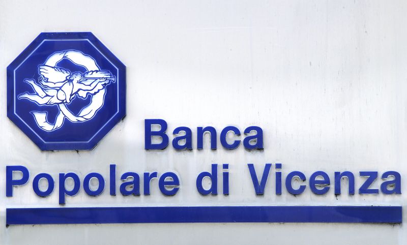 &copy; Reuters.  Bce: Pop Vicenza ha ingannato 58 mila azionisti con titoli a rischio