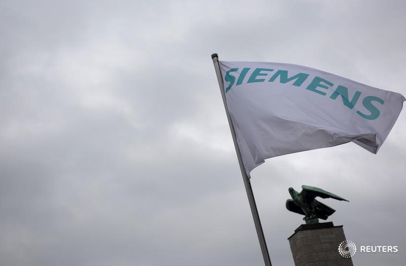 &copy; Reuters.  Siemens kauft Mitaktionär Iberdrola aus Windkraft-Tochter heraus