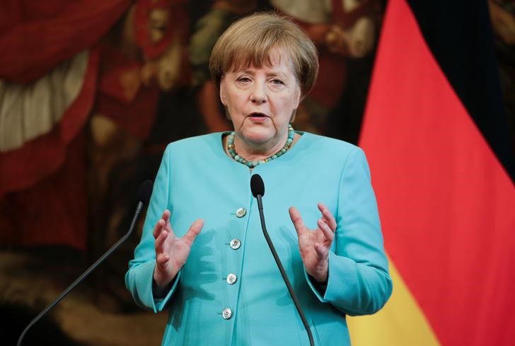 &copy; Reuters.  Merkel: Çin ile zıtlaşarak uluslararası meseleleri çözemeyiz