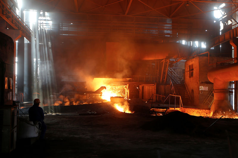 &copy; Reuters.  UPDATE 1-Shanghai steel rebounds from 5-wk low, iron ore hits 6-wk high