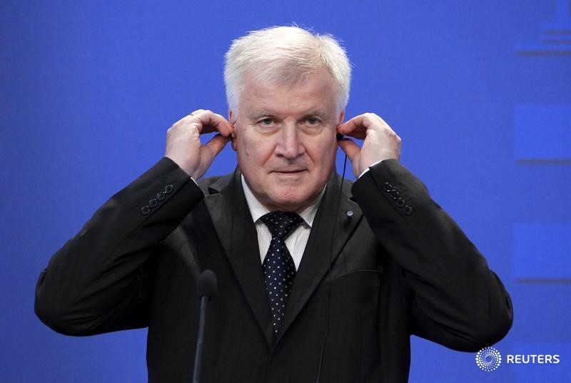 &copy; Reuters.  Ministro alemão sofre pressão para renunciar após suicídio de afegão deportado