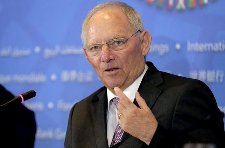 &copy; Reuters.  Schäuble dice no se busca "castigar" a España y Portugal, sino que actúen