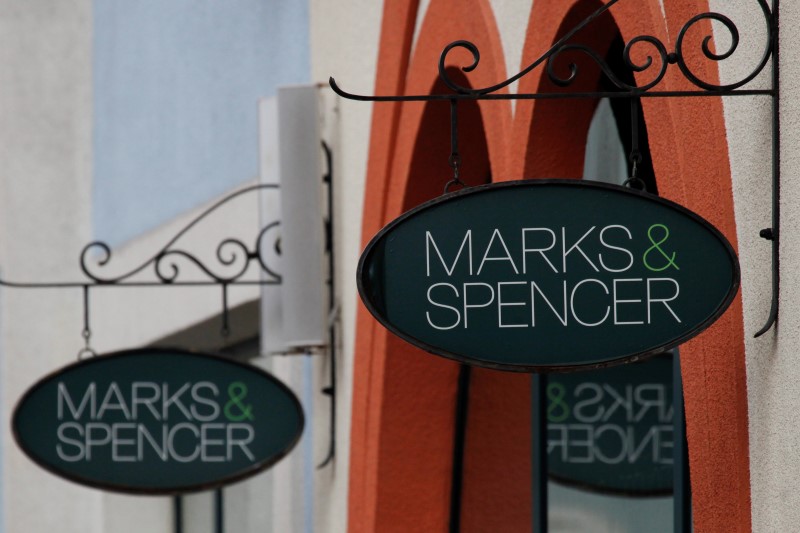 &copy; Reuters.  Marks and Spencer told contractor to cut pay for cleaners, says union