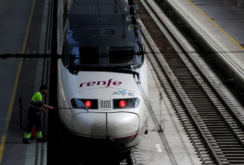 &copy; Reuters.  Spain's Renfe to remove contract clause favouring domestic manufacturers