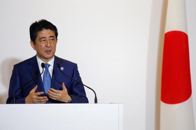 &copy; Reuters.  Giappone, Abe vince leadership partito, verso estensione termine premier