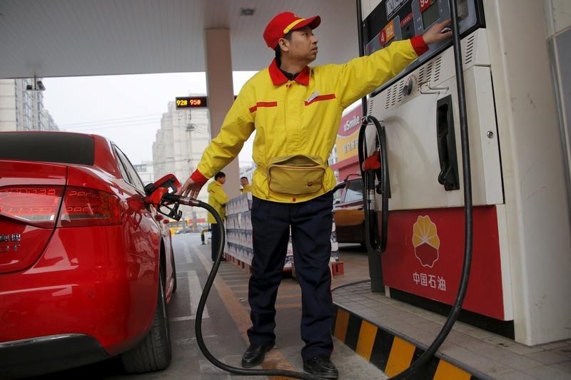 Daralan arz beklentileri ve Çin’deki teşvikler, petrolün rallisini destekliyor