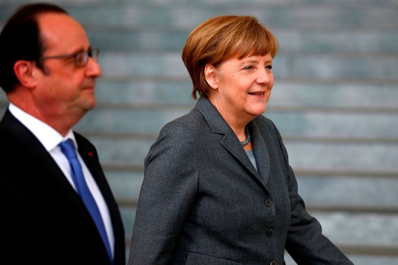 &copy; Reuters.  Mostra da unidade europeia: Merkel, Hollande, Renzi se reúnem para discutir plano de ação