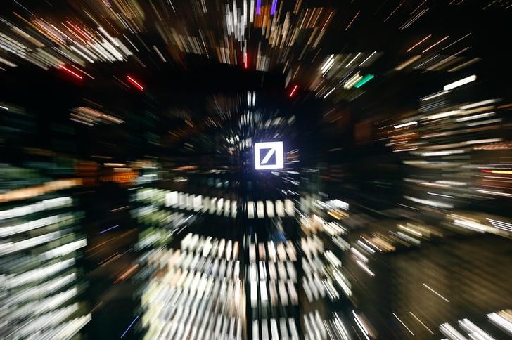 &copy; Reuters.  Deutsche Bank-Commerzbank Capital to Be Key for ECB Green Light