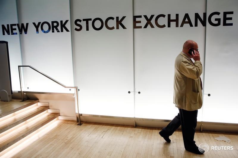 Wall Street abre rojo y el Dow Jones baja un 1,22 %