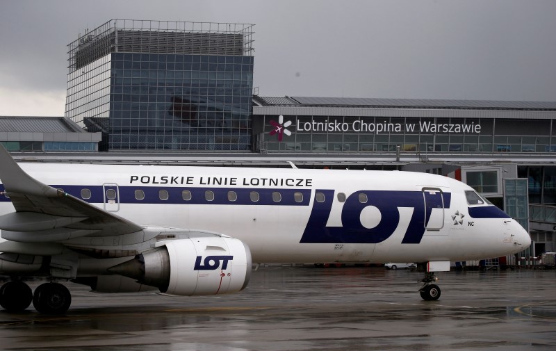 &copy; Reuters.  Polskie linie lotnicze LOT kupią niemieckiego Condora-źródła