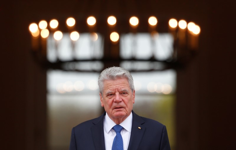 &copy; Reuters.  "Spiegel" - Koalition für gemeinsamen Kandidaten bei Gauck-Nachfolge