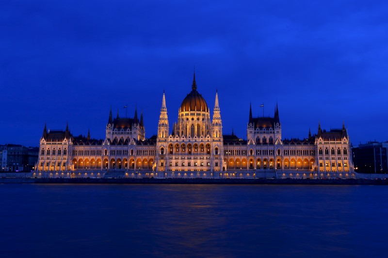 &copy; Reuters.  VIRUS-TICKER-Ungarn ruft nationale Krise aus