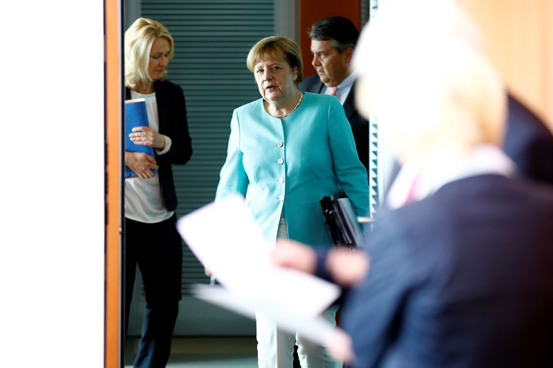 &copy; Reuters.  VIRUS-TICKER-Merkel - Lage außergewöhnlicher als zur Bankenkrise