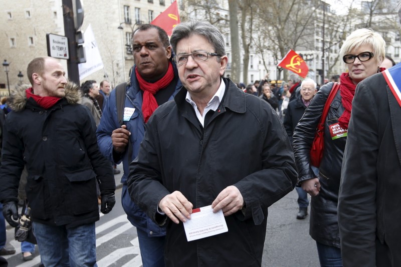 &copy; Reuters.  Mélenchon exorta partidários a não votarem em Le Pen no segundo turno francês