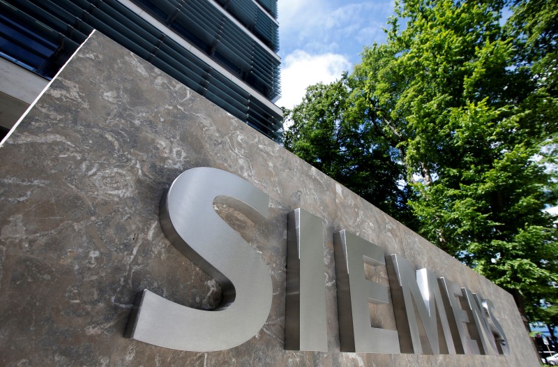 &copy; Reuters.  Siemens completes key test of 3D-printed gas-turbine blades