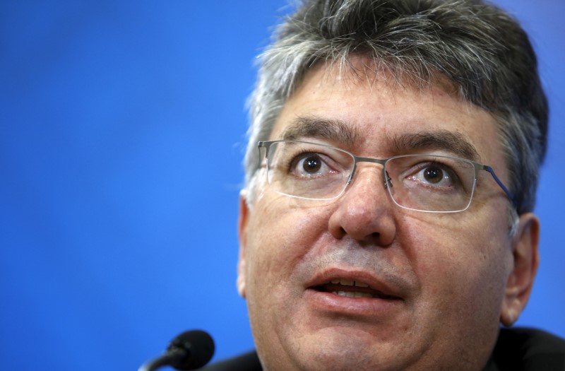 &copy; Reuters.  Ministro colombiano de Hacienda se reúne con calificadoras de riesgo