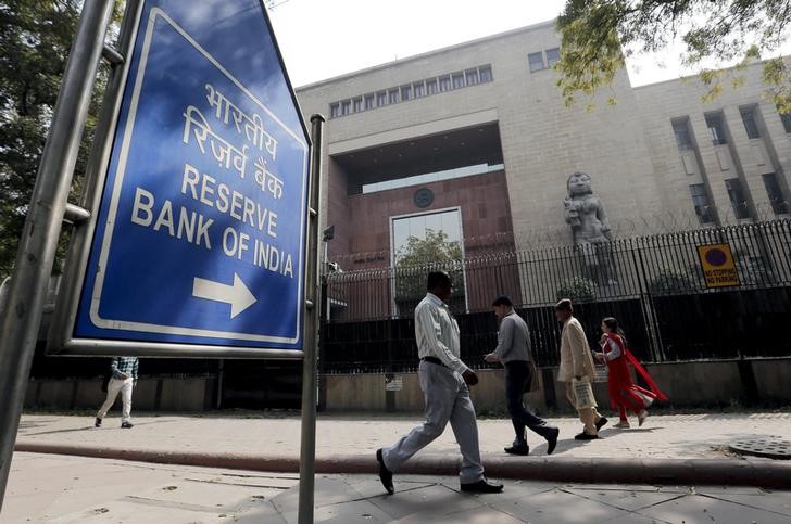 &copy; Reuters.  योगी सरकार ने बैंकों से सुरक्षा व्यवस्था अपग्रेड करने को कहा