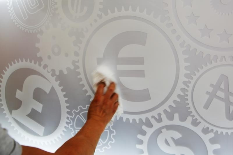 Сегодня ожидаются выплаты купонных доходов по 7 выпускам еврооблигаций на общую сумму $18,16 млн