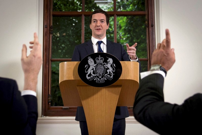 &copy; Reuters.  Osborne admite que Reino Unido não poderá alcançar objetivo de superávit