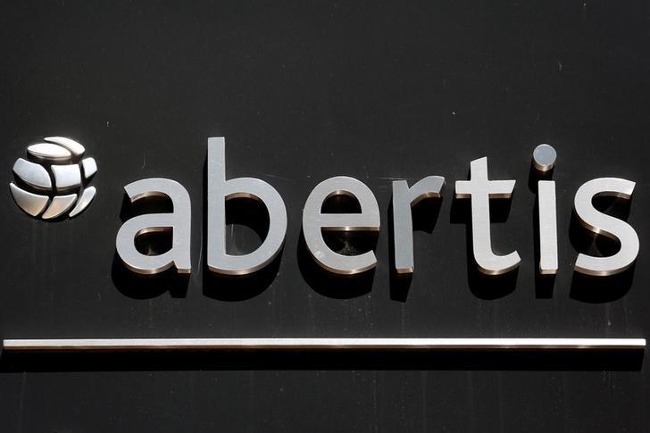 &copy; Reuters.  Abertis, cessione partecipazione 29,9% Cellnex a Edizione per 1,489 miliardi