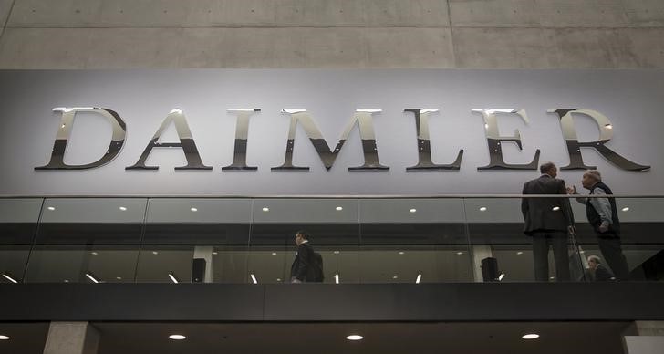 &copy; Reuters.  Daimler schrapt duizenden banen