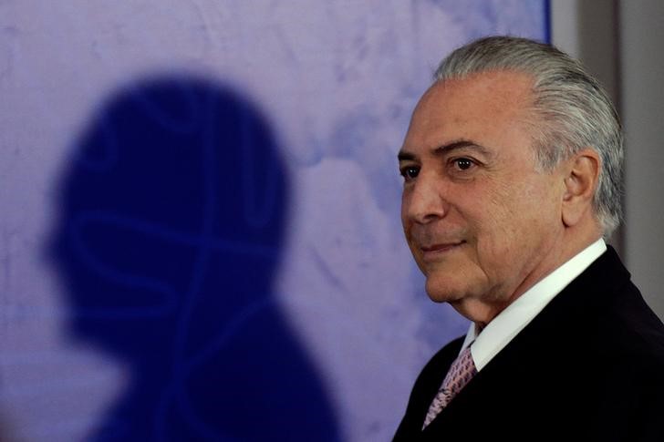 &copy; Reuters.  Reajuste de ministros do STF gera cascata gravíssima, diz Temer ao Globo