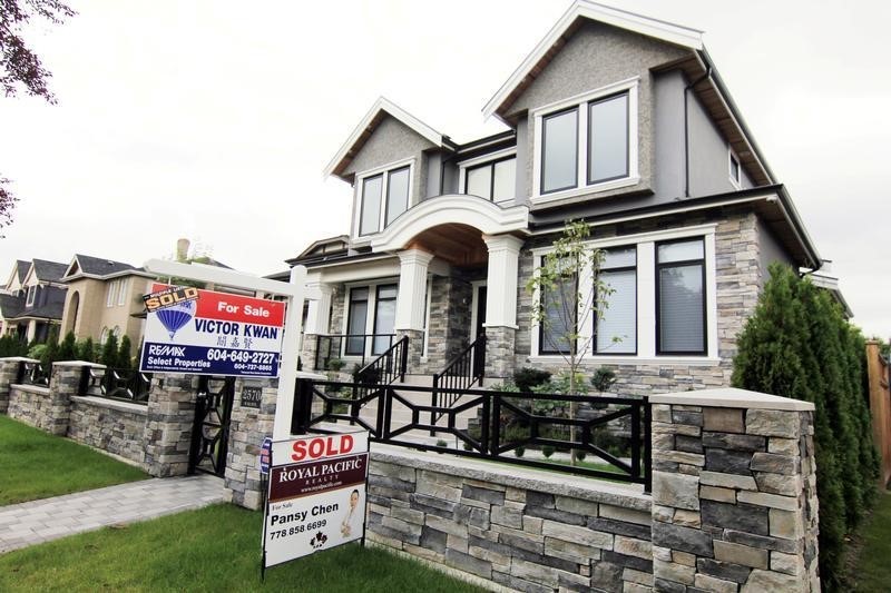 &copy; Reuters.  UPDATE 1-British Columbia kicks off relief plan for home buyers