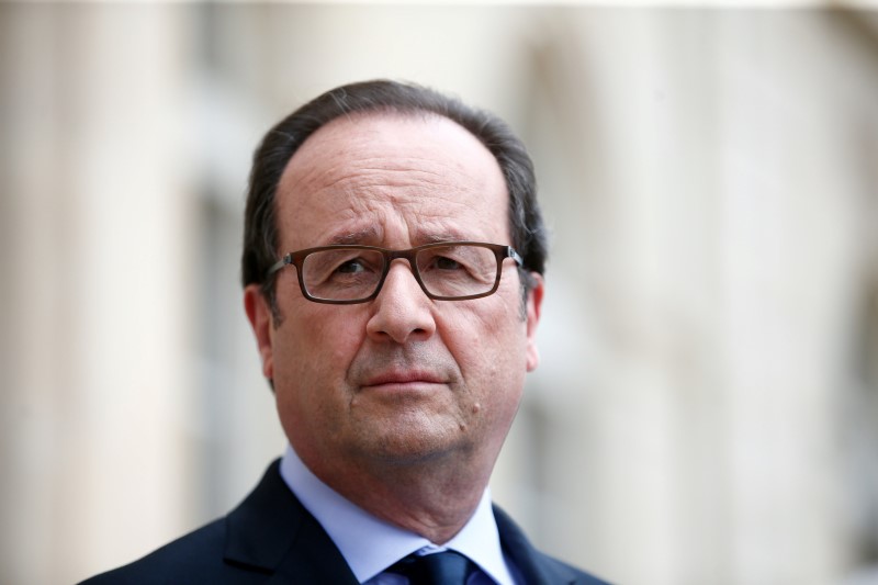 &copy; Reuters.  May "veut un Brexit dur, la négociation sera dure", dit Hollande