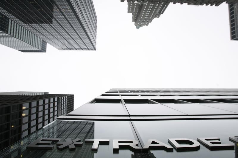 &copy; Reuters.  Morgan Stanley Targets Young Money With E*Trade