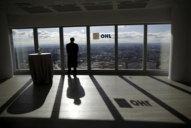 &copy; Reuters.  OHL lidera las pérdidas del mercado al ceder casi un 9 % en Bolsa