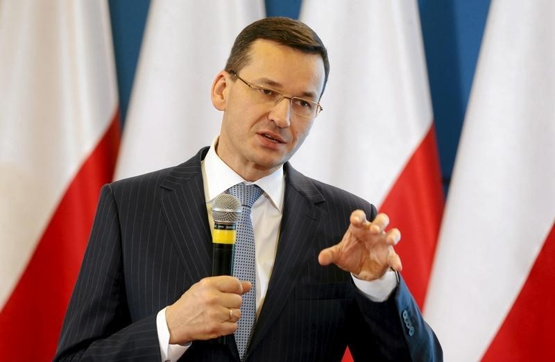 &copy; Reuters.  Możliwa autopoprawka do budżetu '17 dot. wcześniejszej wypłaty dopłat dla rolników - Morawiecki